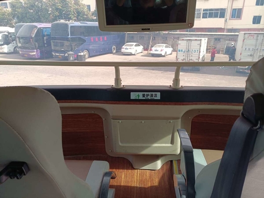 Подержанными транспорт пассажира автобуса 51 регулярного пассажира пригородных поездов Yutong используемый местами