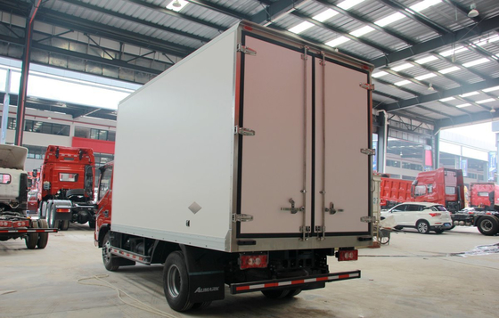 Подержанные дизельные грузовики 4×2 режим привода Foton холодильный грузовик 143 л.с.