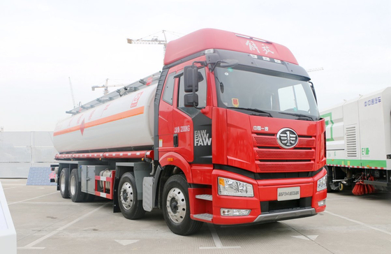 Подержанные грузовики FAW J6P Большой танкер Грузовик с топливом длиной 11,5 метра длиной 24 кубических LHD/RHD
