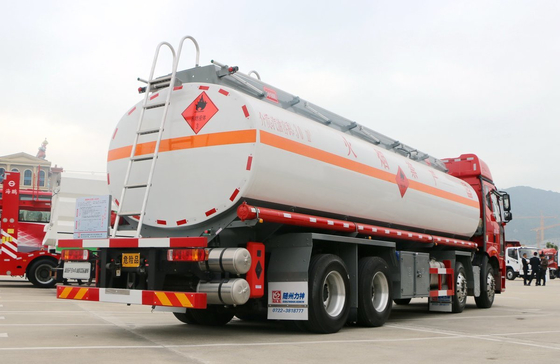 Подержанные грузовики FAW J6P Большой танкер Грузовик с топливом длиной 11,5 метра длиной 24 кубических LHD/RHD