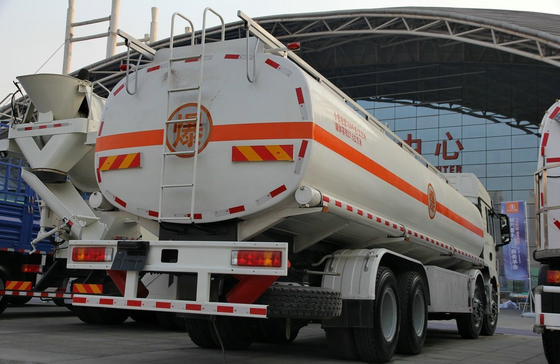 8х4 Нефтяной танкер Грузовик Shacman 12 колес Евро 4 Выброс 30 м3 Мощность Weichai 290 л.с.
