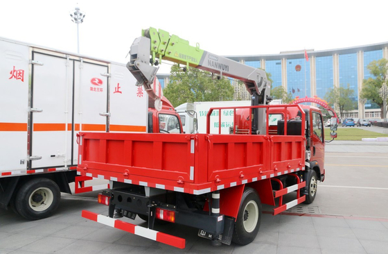Маленький грузовик с монтированным краном подъем 4 тонн 8-скоростной ручной трансмиссии Howo 4 * 2 режим привода