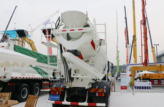 Конкретные грузовики для продажи Sany микшерный грузовик 8м3 танкер мощностью 313 л.с. двигатель быстрая трансмиссия