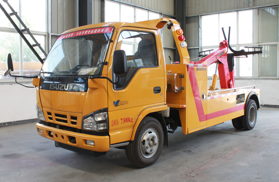 Стройщик грузовика Isuzu 600P, используемый, модель 4 * 2, режим привода 130 л.с.