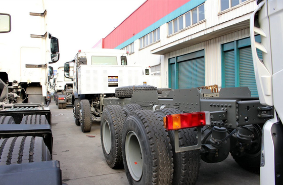 Sino Tipper Truck Howo Dumper Шасси 8×4 Одноместная кабина 2 места LNG 290hp 9,2 метра в длину
