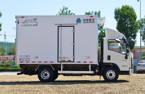 Морозильный грузовик Продажа Sinotruck Howo 4*2 одноосной холодильник грузовик фургон коробка 20 кубических