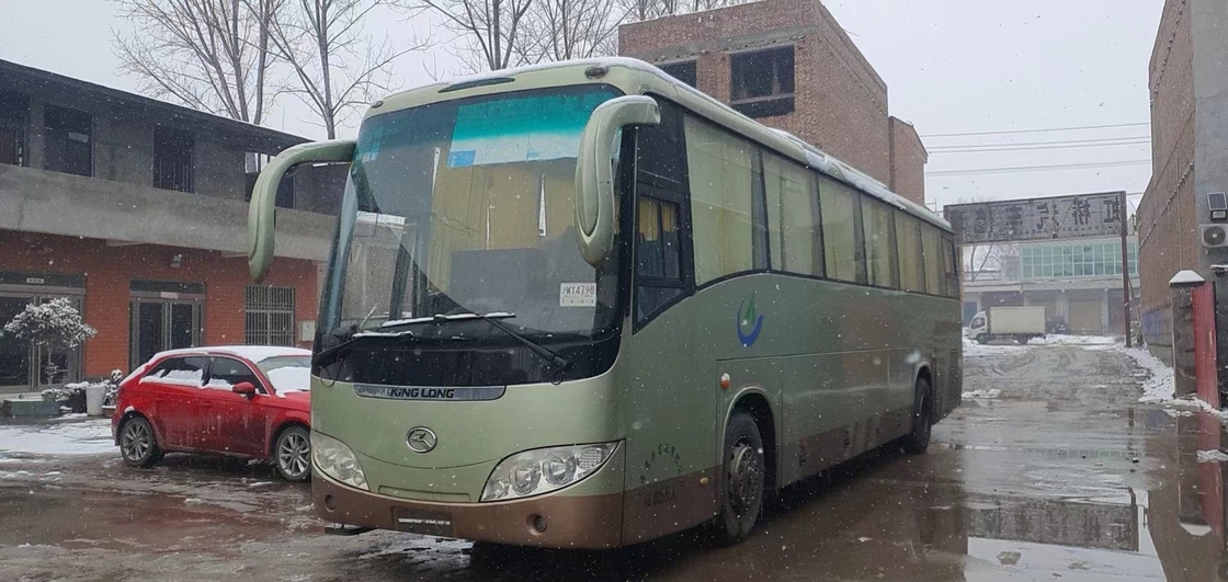 55 автобус используемый местами тренера подержанное Kinglong XMQ6129 с управлением рулем двигателя дизеля LHD