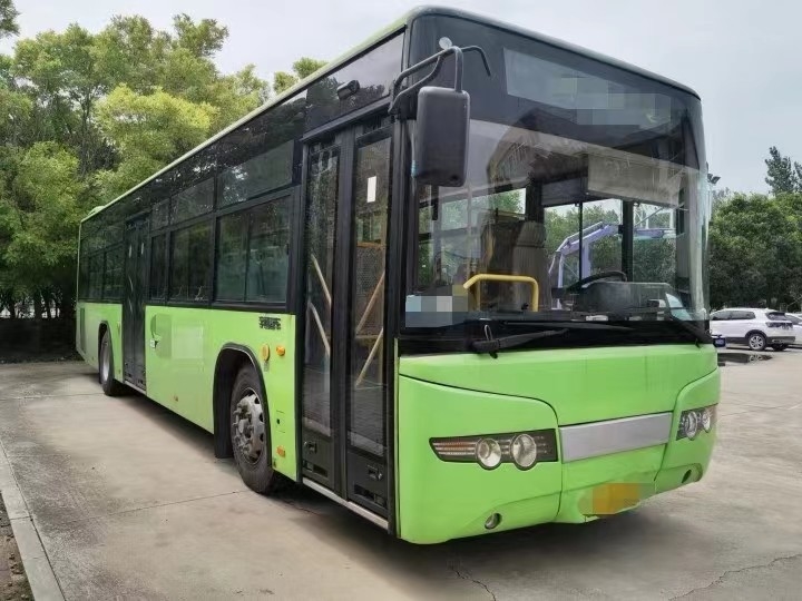 Двигатель дизеля автобуса 60seats тренера привода автобуса Zk6128 используемый городом Yutong правый осмотр достопримечательностей