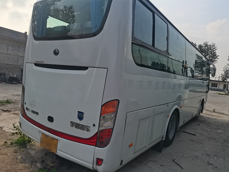 39 автобус Yutong мест используемый ZK6908 для транспорта управляя двигателями дизеля LHD