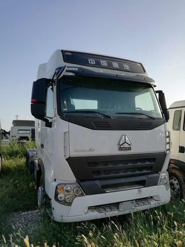 Сверхмощная 10 голова тележки трактора Sinotruk 6x4 420hp трактора Уилера HOWO A7