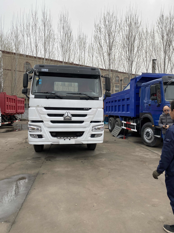 Сверхмощное Sinotruck Howo использовало тележку трактора с краской двигателя 371HP Weichai новой