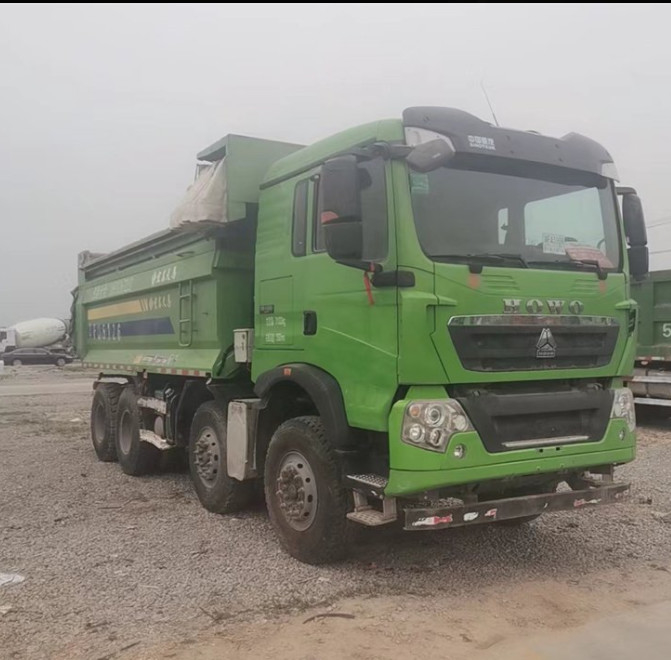 Tipper самосвала Howo 8x4 4 используемый цапфами с 375HP 317HP для продажи