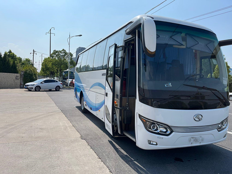 34 места 2018 используемое годом управление рулем Kinglong XMQ6802 LHD автобуса тренера для транспорта