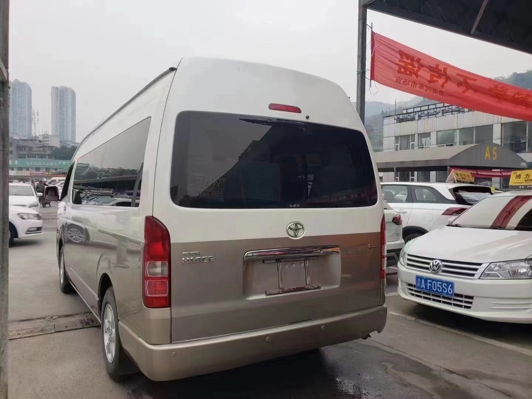 Места 2018 года 13 использовали мини-автобус с передним автобусом Тойота Хясе двигателя с высокой крышей
