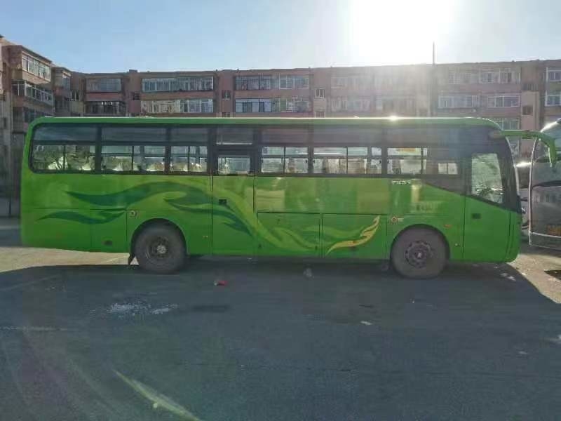 Подержанный мини-фургон Yutong ZK6102D Автобус с передним двигателем 43-местный Двойные двери LHD / RHD