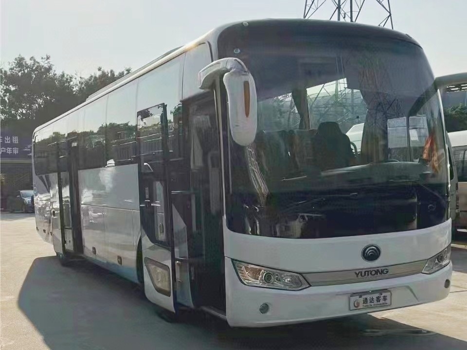 используемый автобус Yutong 55seater перехода использовал подвес варочного мешка двойных дверей автобуса ZK6125 Rv