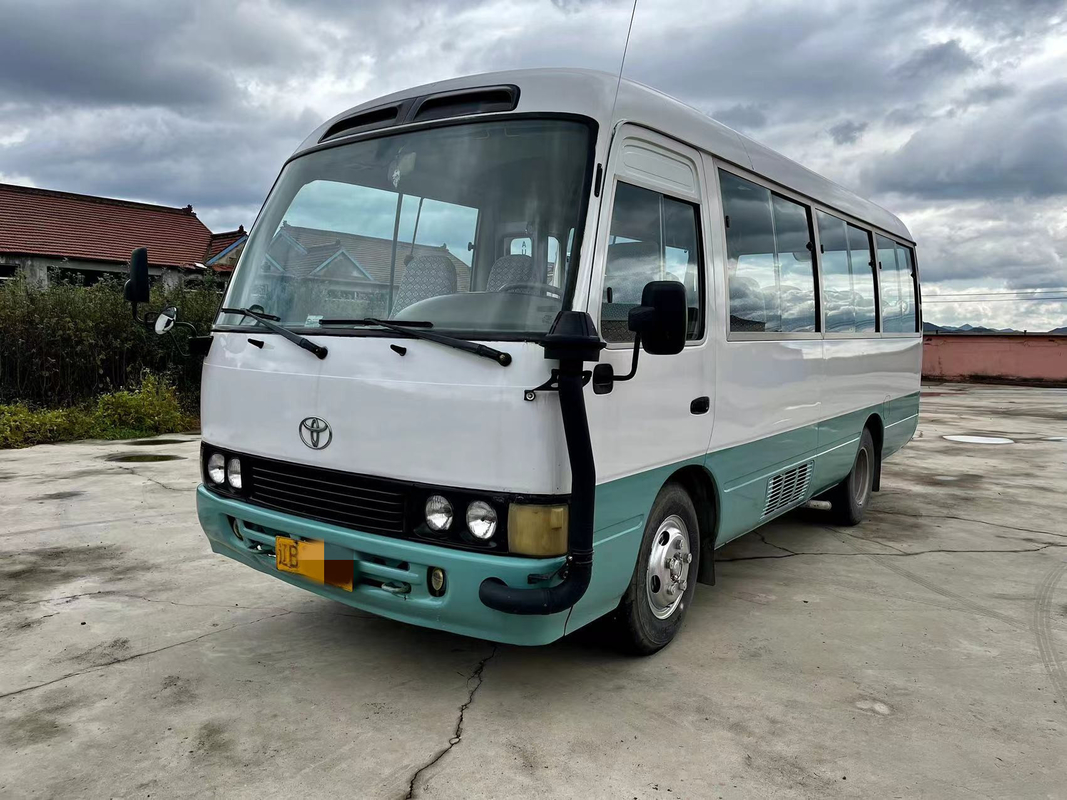 Используемый автобус 6m каботажного судна двигателя дизеля автобуса 14B каботажного судна Тойота подержанный 26 мест