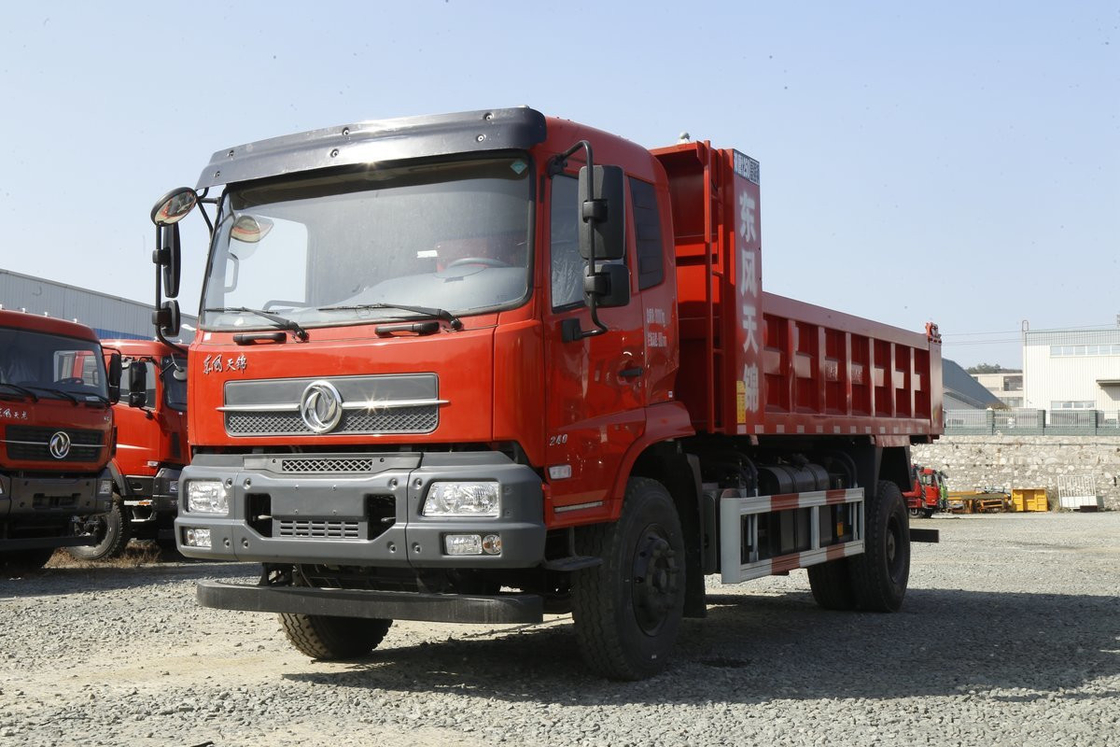 2-ые самосвалов Dongfeng хорошего состояния 8 до 10 тонны легких тележек 160hp бренда 4x2