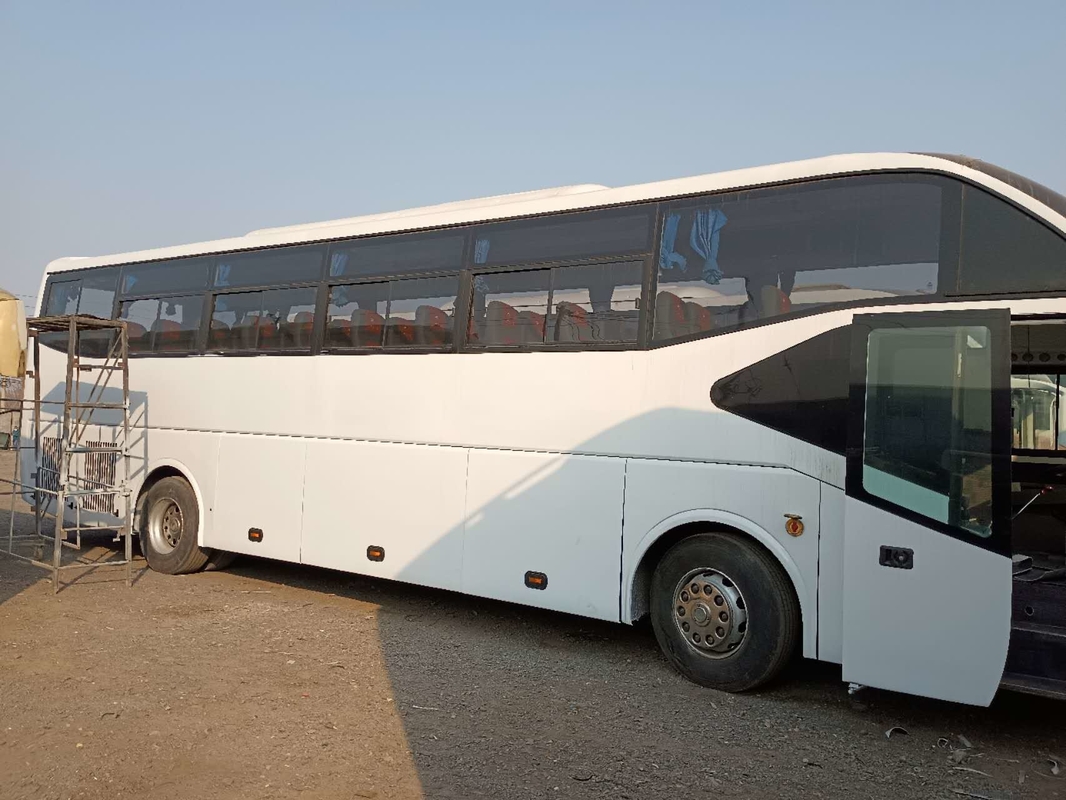 Автобусы челнока до аэропорта 55 Yutong используемое местами ZK6127 использовали автобус тренера тренеры аэропорта 2016 год