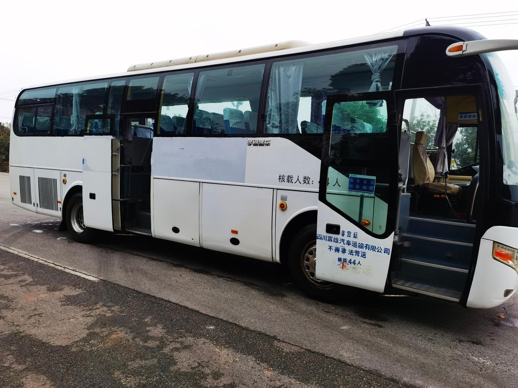 Ремонт двигателя Yuchai двери автобуса ZK6107HB Yutong подержанный средний в излучение ЕВРО IV