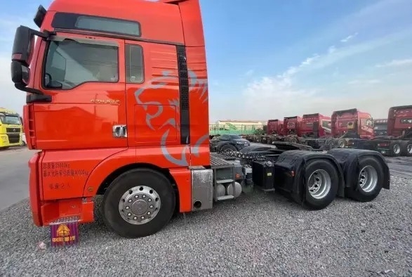 Используемые дизельные цилиндры режима 6 привода тележки 540hp 6×4 трактора Sinotruck Sitrak тележек в линии