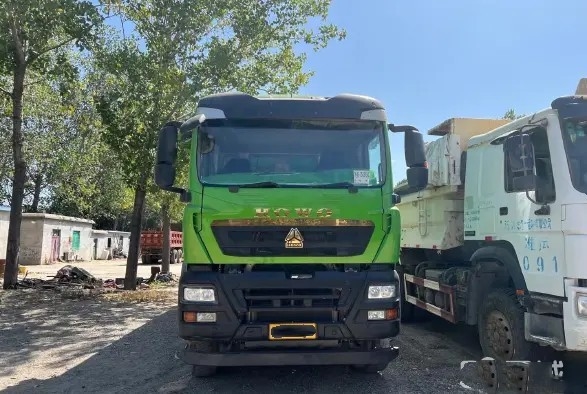 Подержанным тележка двигателя дизеля привода самосвала 8×4 тележки Dumper HOWO Sino используемая режимом