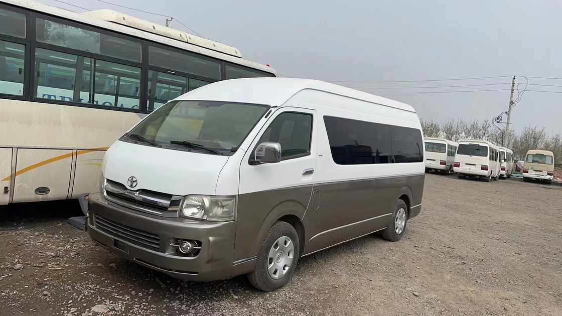 Используемое японское везет Тойота на автобусе Hiace 15 усаживает вторую роскошную штепсельную вилку заряжателя двигателя фронта масла минибуса