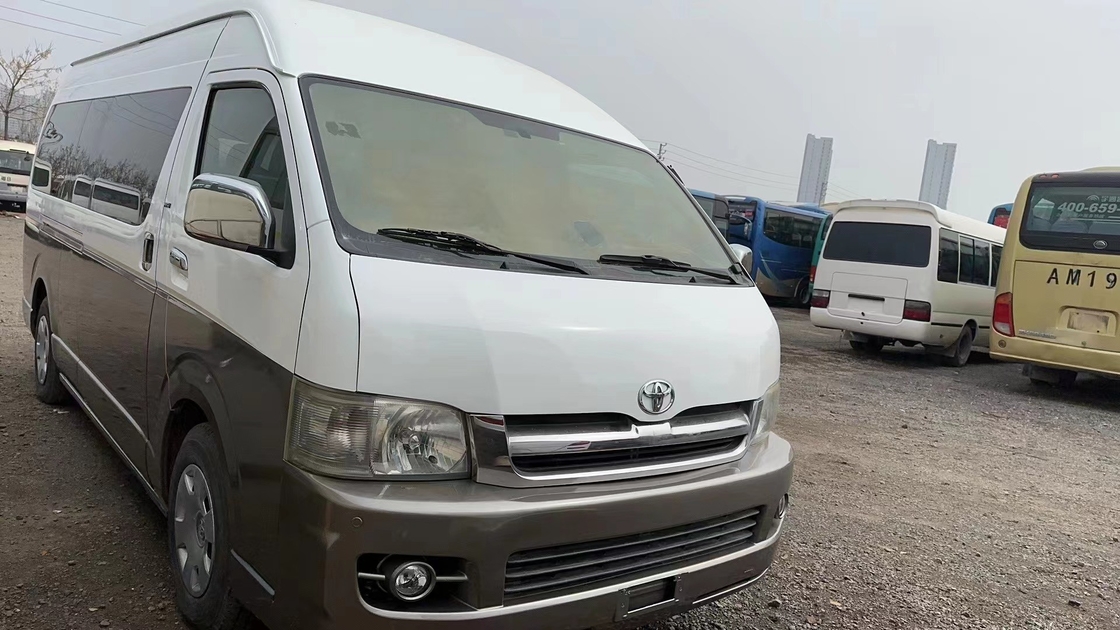 Используемое японское везет Тойота на автобусе Hiace 15 усаживает вторую роскошную штепсельную вилку заряжателя двигателя фронта масла минибуса