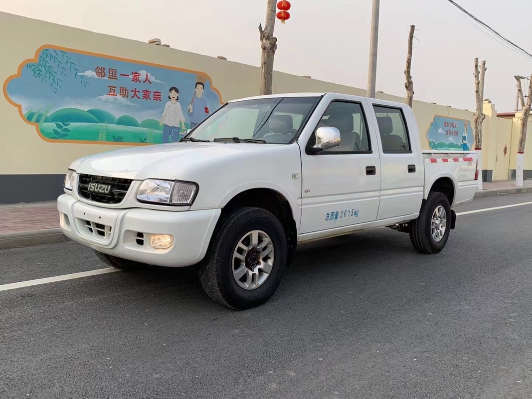 Подержанное Isuzu перевозит приемистость на грузовиках Isuzu мест излучения 5 ЕВРО III двигателя дизеля режима водителя 4×4