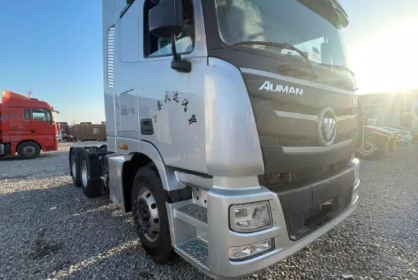 Во-вторых трейлер массовое 40t трейлеров 6X4 460hp Макс ручного резца использовал сварочный трактор Foton BJ4259