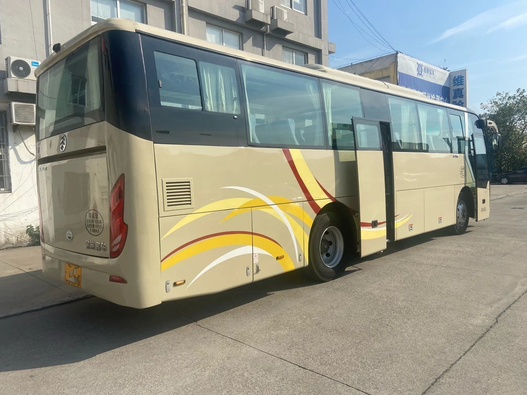 Используемые места двигателя 46 Yuchai окна запечатывания двери автобуса тренера средние дракон XML6102 2-ой руки 2018 год золотой