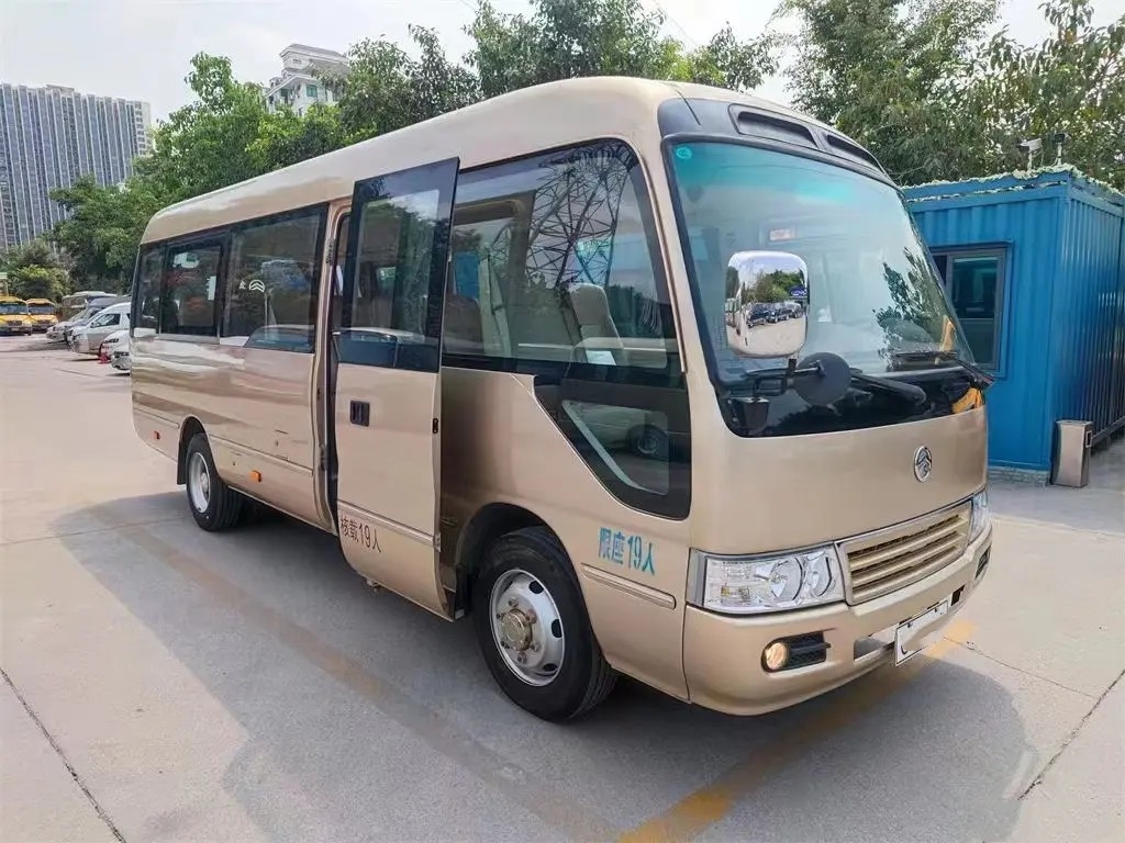 Дверь XML6700 подержанного мини каботажного судна дракона мест двигателя 19 автобуса переднего золотого внешняя отбрасывая