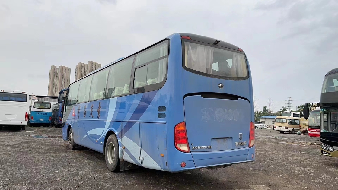 Подержанным автобус используемый кондиционером молодой схвата цвета двигателя Yuchai плана мест мест 2+3 Microbus 60 голубым ZK6107