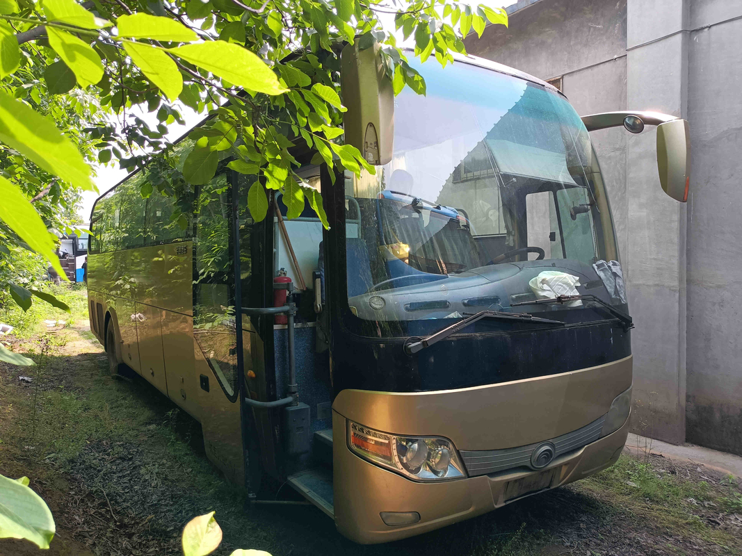 ЕВРО III окна запечатывания цвета молодых мест автобуса 51 схвата золотое 10,5 метра заднего двигателя использовало автобус ZK6110 Yutong