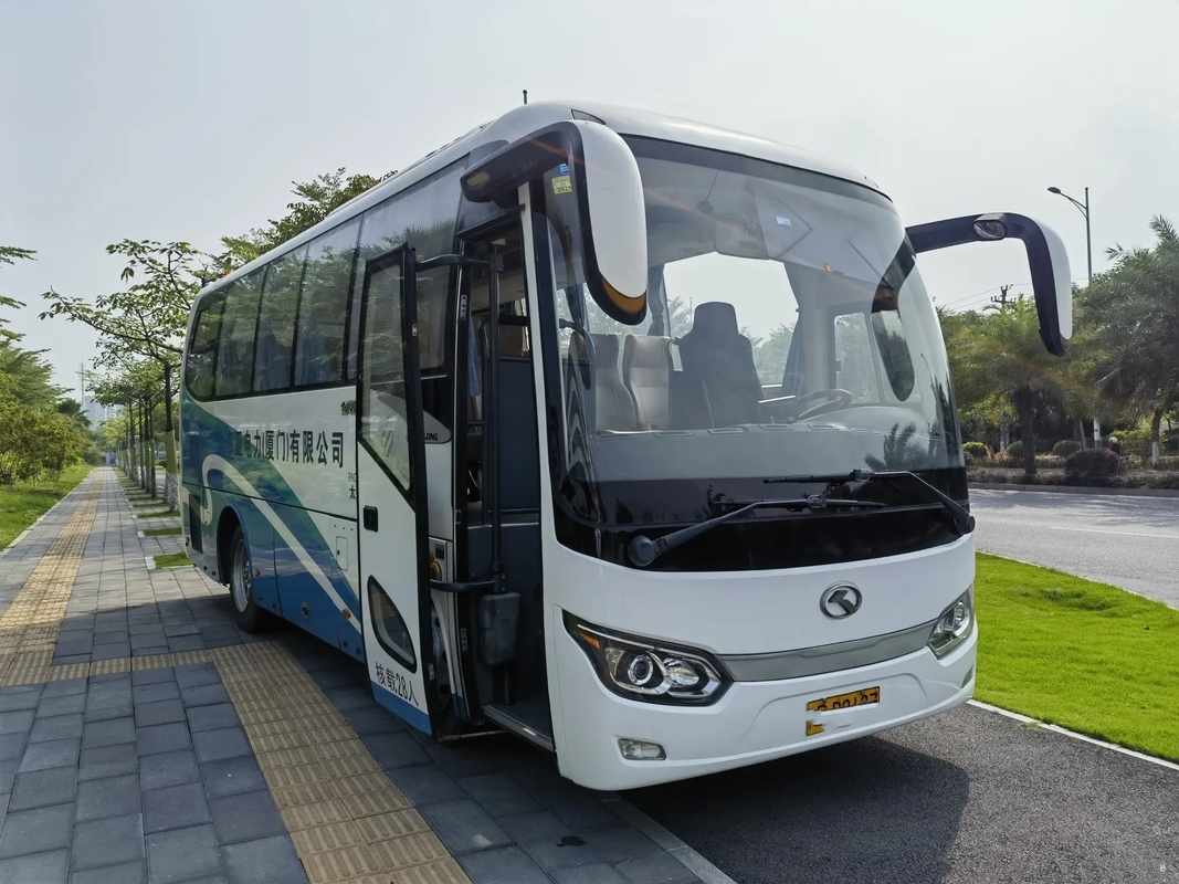 Используемый дизель везет автобус на автобусе XMQ675 Kinglong отбрасывая двери 2016 цилиндров двигателя 4 Yuchai мест года 28 внешний