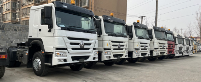 Используемый двигатель 430hp 12 Weichai модели привода цвета 6×4 дизельных тележек белый зацепляет стандартный трактор Howo кабины