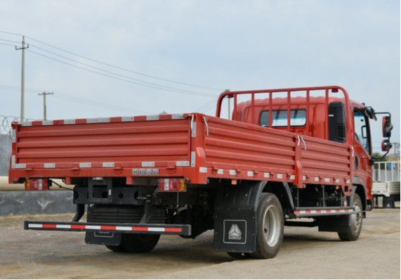 Используемый вес загрузки тележки груза Sinotruck Howo тележек топлива 8-10 4×2 привода тонн привода режима правого