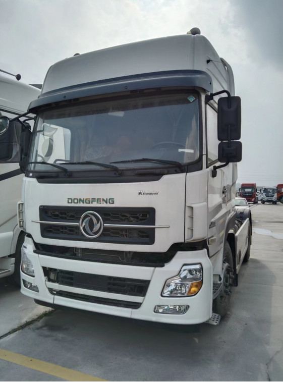 Используемая масса тракции итога сварочного трактора 465hp режима привода евро 5 DONGFNEG 4X2 тележек трактора 30 тонн LHD