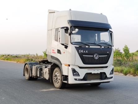 Используемая масса тракции итога сварочного трактора 465hp режима привода евро 5 DONGFNEG 4X2 тележек трактора 30 тонн LHD