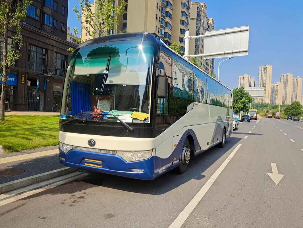 Подержанный Coach Leaf Spring 55 мест Вейчай двигатель 2013 год LHD/RHD двухдверный