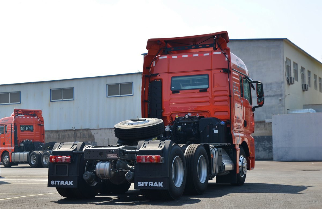 Тракторный грузовик 6*4 тяжелый грузовик Sinotruck SITRAK G7 высокая крыша 480hp AMT листья весны