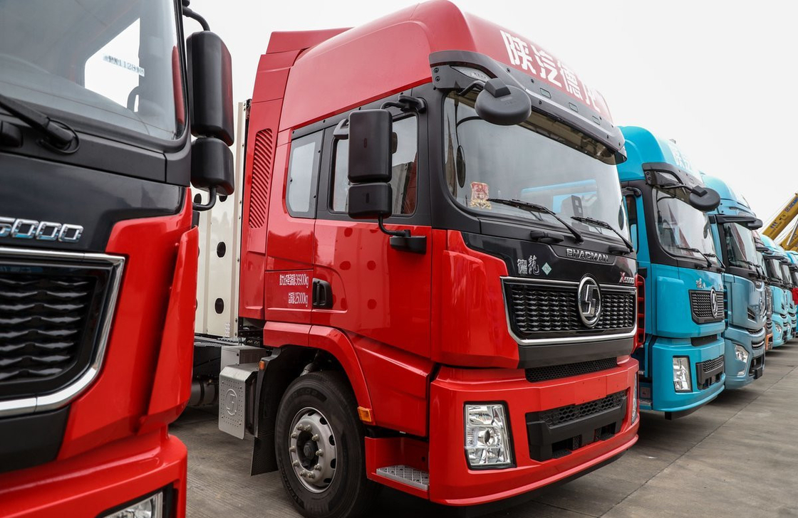 Shacman Truck 6x4 Тракторная головка X5000 Модель СНГ Двигатель 530 л.с. Двухэтажный спальный