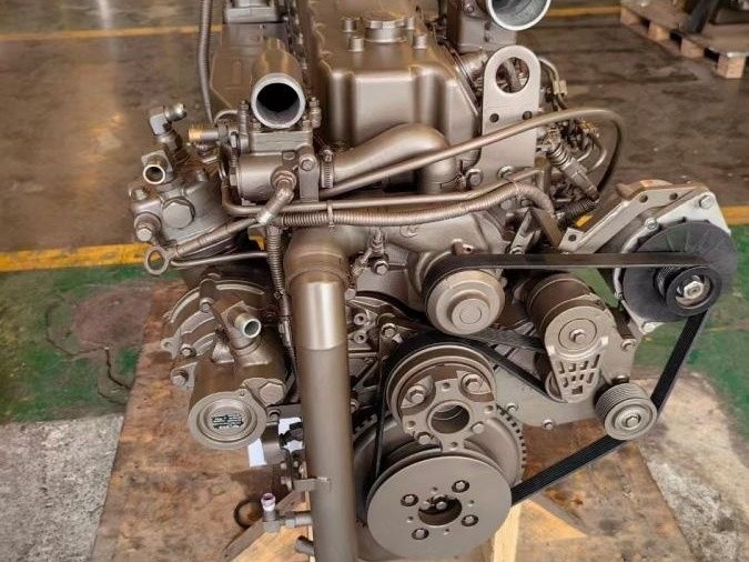 Автобусные запасные части YuChai6L260-42 Двигатель Евро 4 Дизель 260 Максимальная лошадиная сила