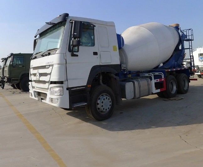 Подержанный и новый Sinotruk HOWO 4X2 6X4 8cbm 10cbm 12cbm Бетоно-цементный смеситель для продажи