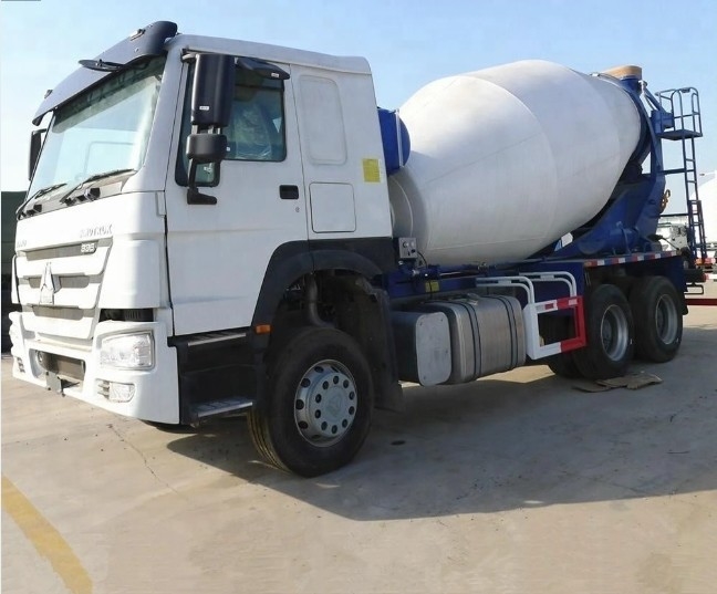 Подержанный и новый Sinotruk HOWO 4X2 6X4 8cbm 10cbm 12cbm Бетоно-цементный смеситель для продажи