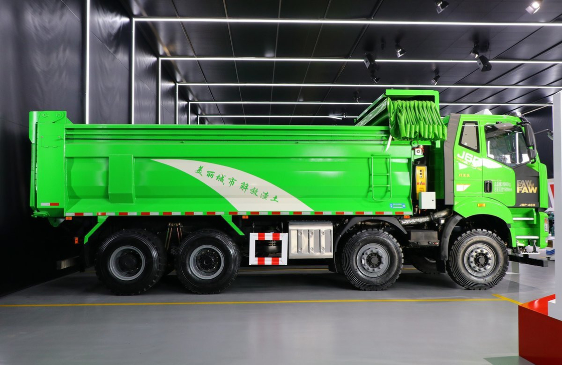 Подержанные грузовики Накладыватели на продажу 12 шины FAW J6P Дамп-грузовик СНГ 460 л.с. Кабина с плоской крышей
