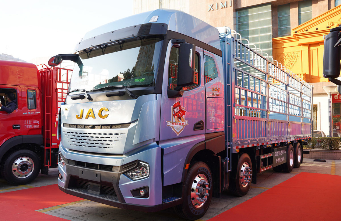 Грузовик использованный 8*4 JAC Fence Box 560hp Cummins Engine ZF Gearbox High Roof Cab