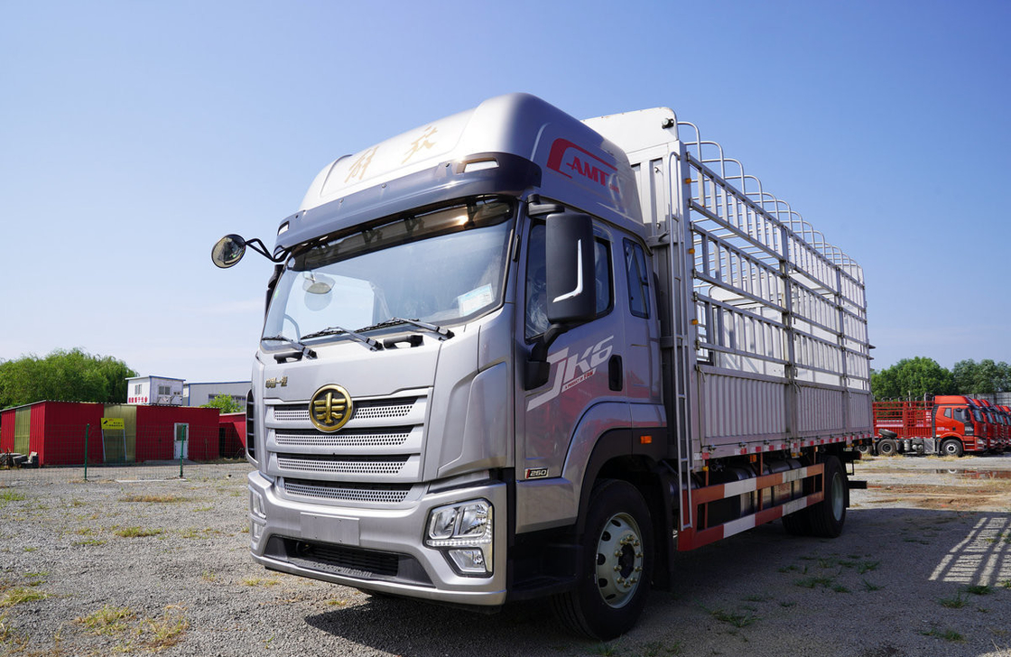 Подержанный легкий грузовой грузовик быстрая коробка передач AMT 4 * 2 режим привода коробка ограждения высокая крыша кабины