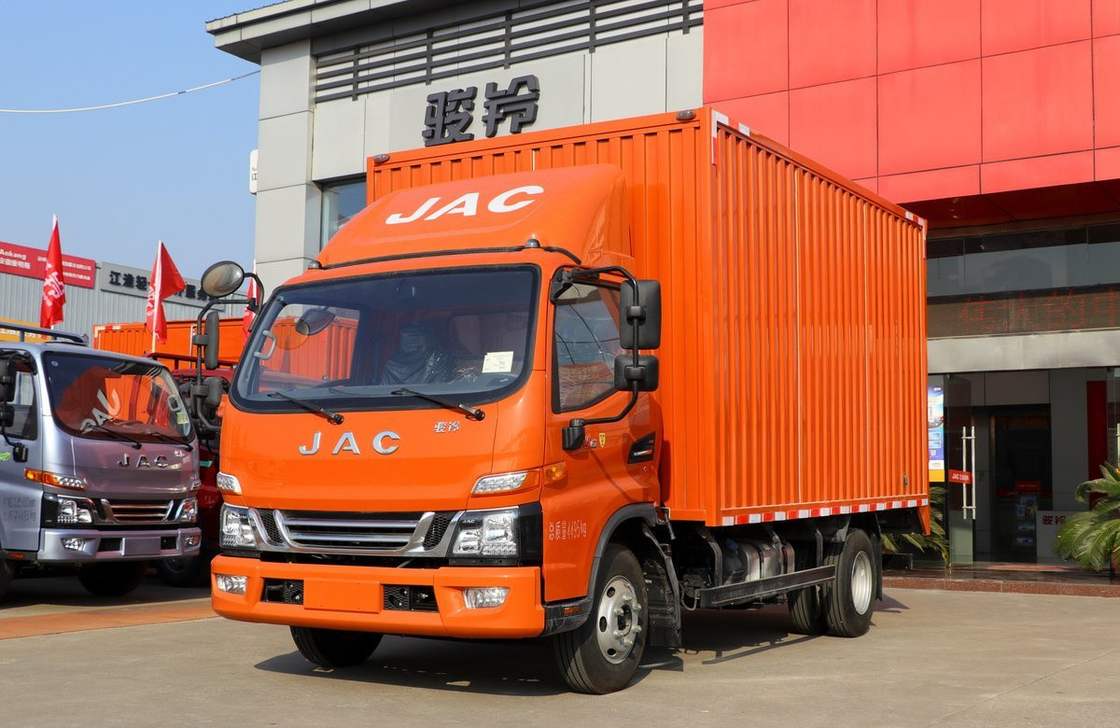 Легкий грузовик погрузка 8 тонн JAC V6 ручной одноосной 300L емкости нефтяной танкер