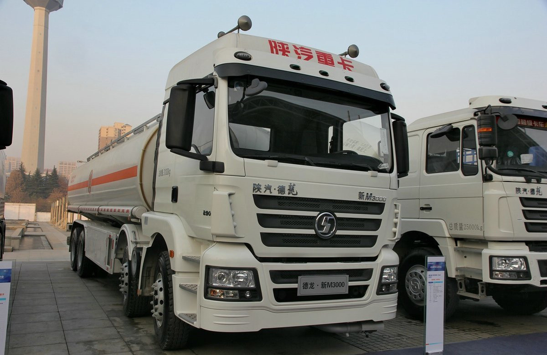 8х4 Нефтяной танкер Грузовик Shacman 12 колес Евро 4 Выброс 30 м3 Мощность Weichai 290 л.с.